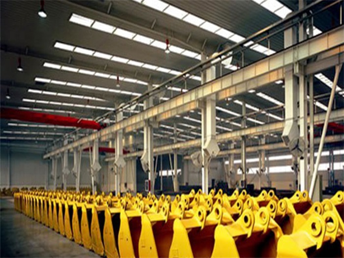 和田徐工集团挖掘机装配车间